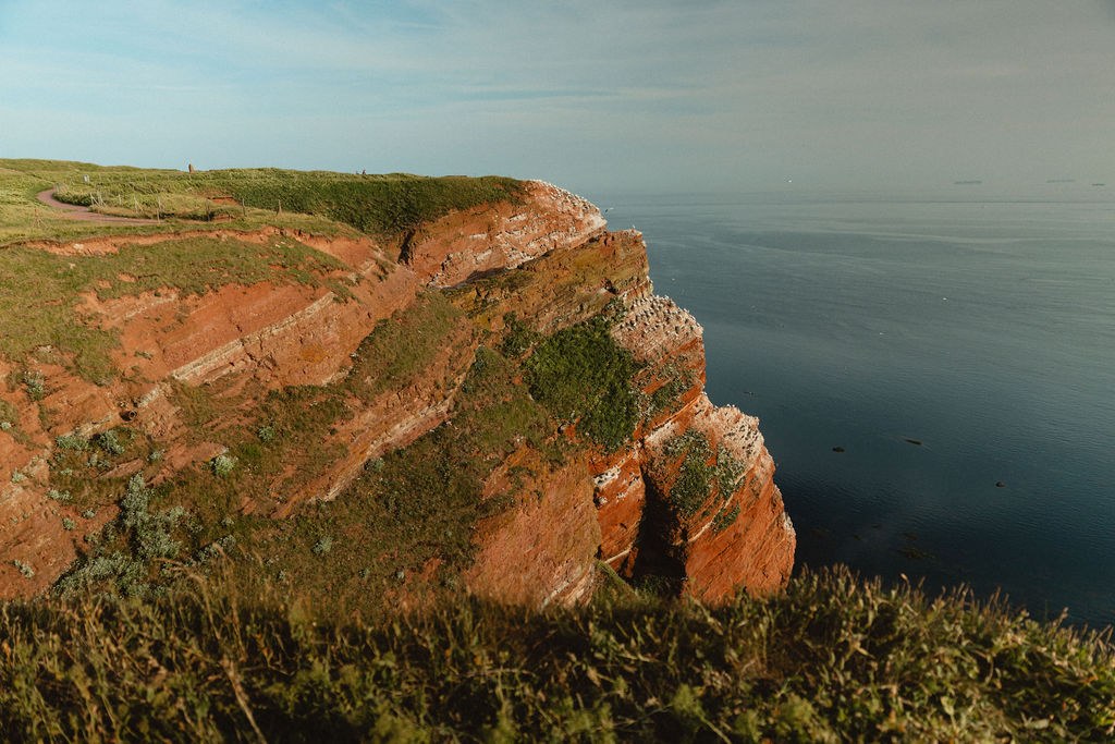Der rote Felsen von Helgoland mit der Langen Anna